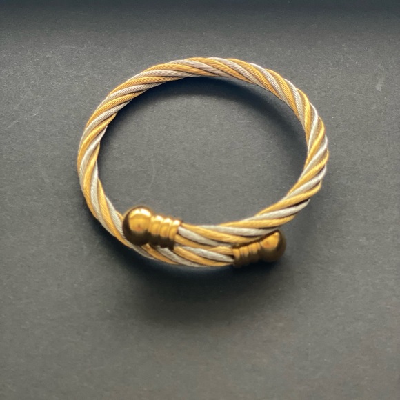 Jewelry Bangle Bracelet - Picture 1 of 2